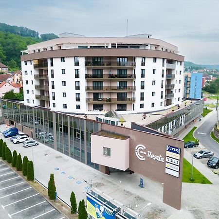 City Center Accommodation - 308 レシツァ エクステリア 写真
